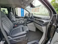 Gebraucht Ford Tourneo Titanium 170 PS (125 kW) 2025 Schwarz Van / Kleinbus