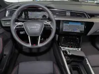 Gebraucht Audi Q8 e-tron Sport 300 kW (408 PS) 2024 Gletscherweiß metallic (metallic) SUV