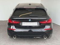 Gebraucht BMW 120 Advantage 190 PS (139 kW) 2022 Schwarz Kleinwagen