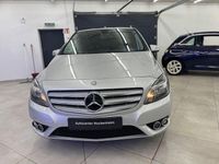 Gebraucht Mercedes B180 109 PS (80 kW) 2012 Hellelfenbein Van / Kleinbus