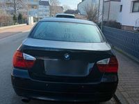 Gebraucht BMW 320 143 PS (105 kW) 2008 Schwarz Limousine