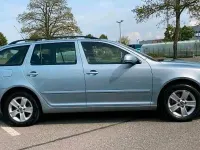 Gebraucht Skoda Octavia Ambiente 105 PS (77 kW) 2010 Blau Kombi