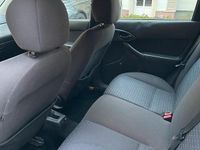 Usata Ford Focus 101 CV (74 kW) 2004 Verde Station wagon