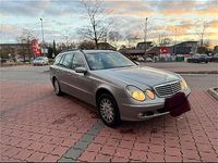Gebraucht Mercedes E220 150 PS (110 kW) 2005 Grau Kombi