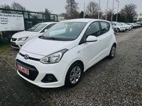 Gebraucht Hyundai i10 Trend 69 PS (50 kW) 2016 Weiß Kleinwagen