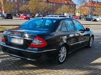Gebraucht Mercedes E320 Avantgarde 190 PS (139 kW) 2007 Schwarz Limousine