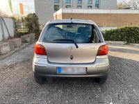 Gebraucht Toyota Yaris 65 PS (47 kW) 2005 Grau Kleinwagen