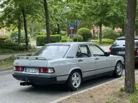 Gebraucht Mercedes 190 107 PS (78 kW) 1987 Silber Limousine
