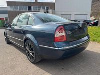 Second-hand VW Passat Highline 193 CP (141 kW) 2004 Albastru Berlinǎ