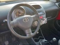 Gebraucht Toyota Aygo 68 PS (50 kW) 2013 Rot Kleinwagen