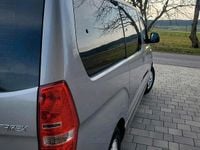 Gebraucht Hyundai H-1 170 PS (125 kW) 2016 Grau Van / Kleinbus
