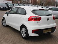 Second-hand Kia Rio 84 CP (61 kW) 2017 Alb Hatchback