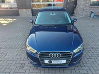 Gebraucht Audi A3 Ambiente 140 PS (102 kW) 2014 Blau Limousine