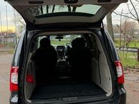 Gebraucht Lancia Voyager Gold 178 PS (130 kW) 2011 Schwarz Van / Kleinbus