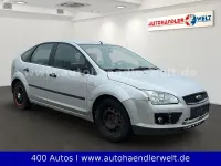 Usado Ford Focus Trend 80 CV (58 kW) 2005 Plateado Berlina