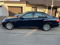 Gebraucht Mercedes E220 170 PS (125 kW) 2009 Blau Limousine
