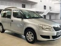 Gebraucht Skoda Roomster Active 86 PS (63 kW) 2011 Silber Van / Kleinbus