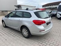 Gebraucht Opel Astra Edition 110 PS (80 kW) 2012 Silber Kombi