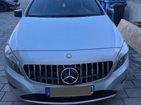 Gebraucht Mercedes A180 122 PS (89 kW) 2014 Grau Kleinwagen