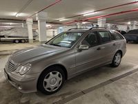 Gebraucht Mercedes C220 150 PS (110 kW) 2006 Gold Kombi