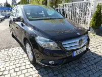 Gebraucht Mercedes B180 122 PS (89 kW) 2012 Schwarz Kleinwagen