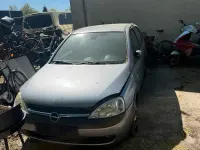 Używany Opel Corsa 75 KM (55 kW) 2003 Szary Hatchback