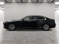 Gebraucht BMW 750e 313 PS (230 kW) 2023 Schwarz Limousine