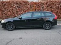 Gebraucht Volvo V60 190 PS (139 kW) 2016 Schwarz Kombi