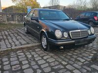 Gebraucht Mercedes E200 136 PS (100 kW) 1999 Schwarz Limousine