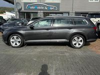 Gebraucht VW Passat Elegance 200 PS (147 kW) 2024 Grau Kombi