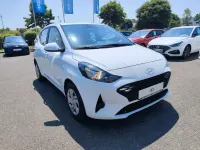 Gebraucht Hyundai i10 Select 63 PS (46 kW) 2025 Atlas white / sol Kleinwagen
