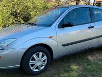 Brugt Ford Focus 75 HK (55 kW) 1999 Sølv Hatchback