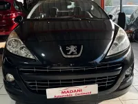 Gebraucht Peugeot 207 CC Premium 120 PS (88 kW) 2011 Schwarz Cabrio