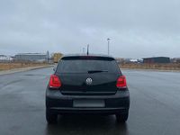 Käytetty VW Polo 60 HP (44 kW) 2012 Musta Viistoperä