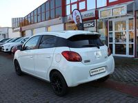 Gebraucht Mitsubishi Space Star Diamant Edition 80 PS (58 kW) 2015 Islandweiß Limousine