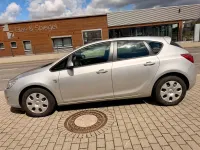 Gebraucht Opel Astra 140 PS (102 kW) 2012 Silber Limousine