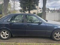 Gebraucht Mercedes C180 122 PS (89 kW) 1997 Blau Limousine