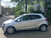 Gebraucht Mazda 2 Center-Line 84 PS (61 kW) 2011 Silber Kleinwagen