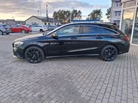 Gebraucht Mercedes CLA220 Shooting Brake 177 PS (130 kW) 2017 Kosmosschwarz  metalliclack (metallic) Kombi