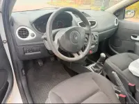 Gebraucht Renault Clio 75 PS (55 kW) 2012 Weiß Kleinwagen