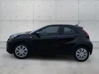 Gebraucht Toyota Aygo X X-play 72 PS (52 kW) 2022 Mysticschwarz SUV