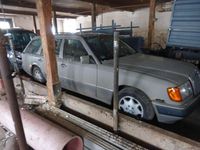 Second-hand Mercedes E230 132 CP (97 kW) 1992 Berlinǎ
