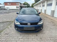 Gebraucht VW Jetta 105 PS (77 kW) 2011 Blau Limousine