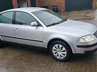 Gebraucht VW Passat 101 PS (74 kW) 2002 Silber Limousine