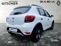 Gebraucht Dacia Sandero Celebration 90 PS (66 kW) 2017 Weiß Limousine
