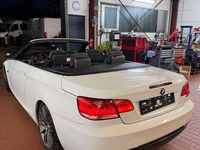 Gebraucht BMW 330 Cabriolet M Sport 245 PS (180 kW) 2010 Weiß Cabrio