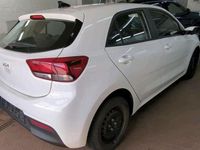 Gebraucht Kia Rio Vision 230 PS (169 kW) 2022 Clear white Limousine