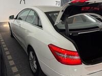 Gebraucht Mercedes E200 184 PS (135 kW) 2010 Weiß Coupé