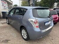 Gebraucht Toyota Verso Edition 147 PS (108 kW) 2011 Blau Van / Kleinbus