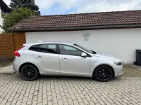 Gebraucht Volvo V40 122 PS (89 kW) 2016 Silber Limousine
